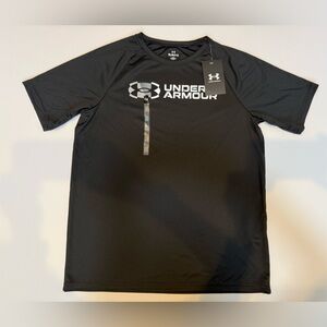 NWT. Black Boys Under Armour Performance Shirt Size L